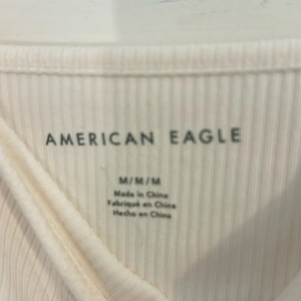 American Eagle Outfitters Cream Fitted Crop Tank Top - Picture 3 of 6